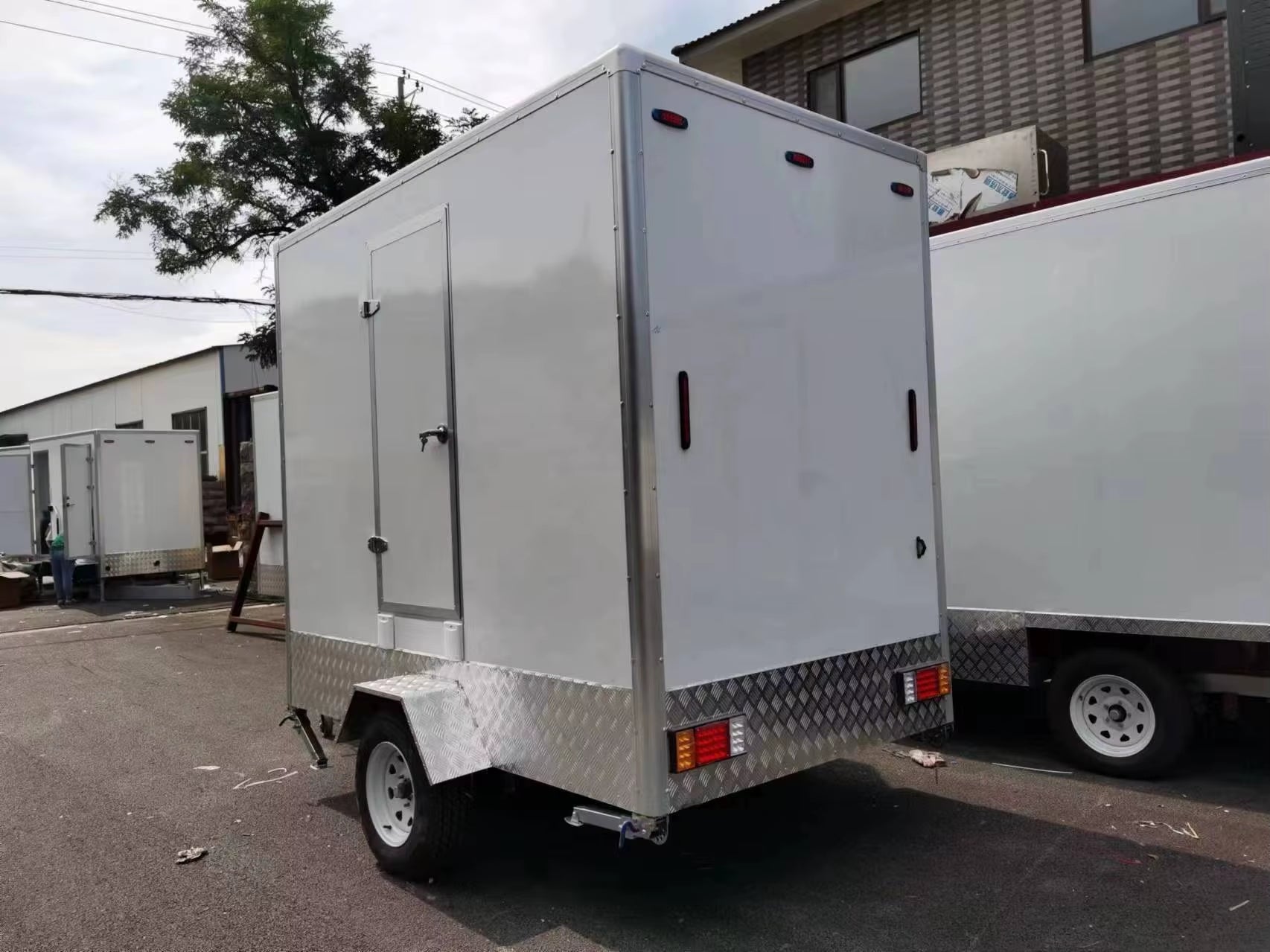Multifunctional Portable Toilets Trailer Prefab Shower Room and Toilet for Outdoor Use