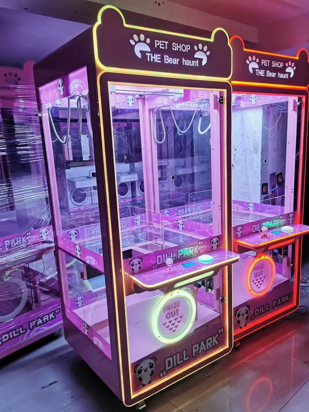Hot Selling Mutli-Colors Coin Operated Arcade Game Claw Amusement Machine Metal Doll Claw Crane Game Machine Toy Claw Machine