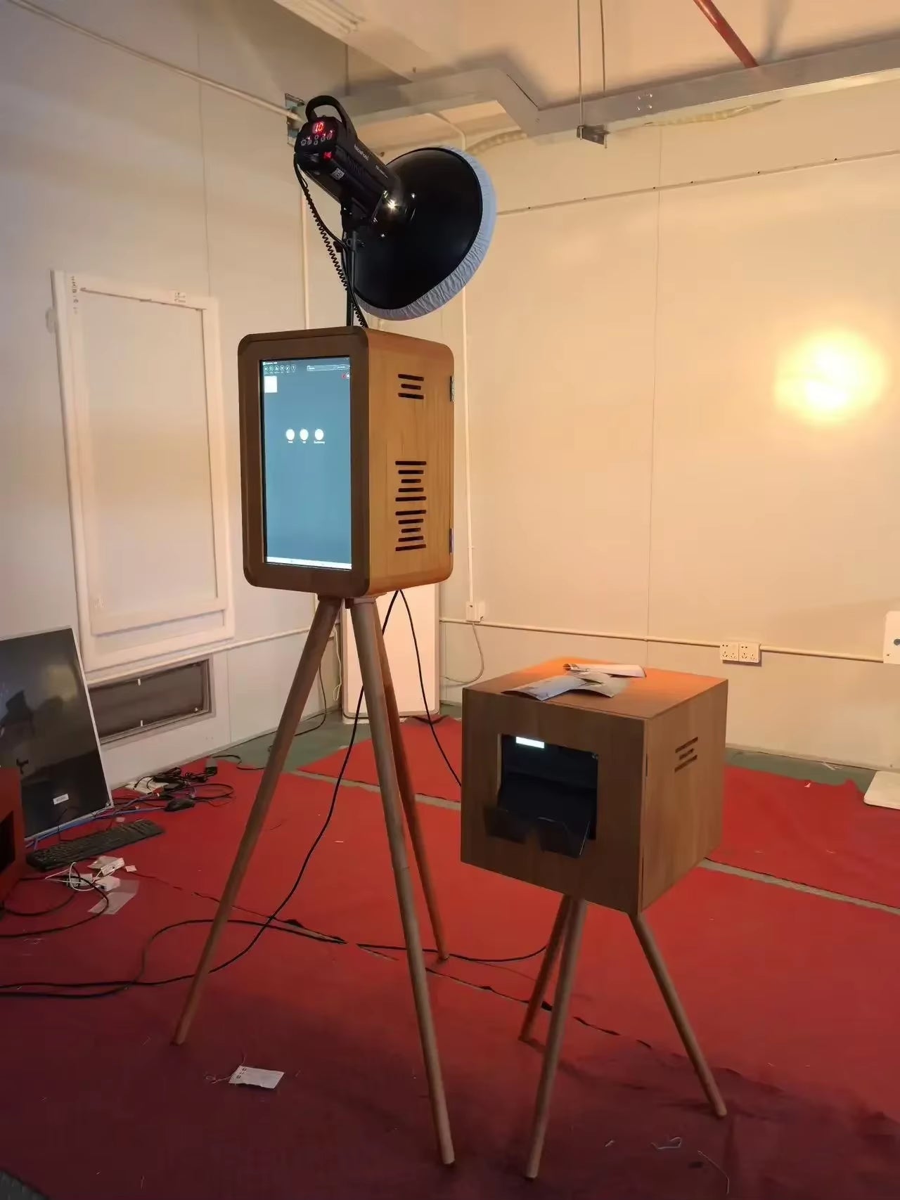 Retro Wood DSLR Photo Booth Double-Sided Use Ipad PC Computer for Parties and Events New