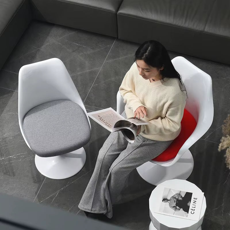 Chic Tulip Reception Chair: High-End Nordic Aesthetic, Perfect for Studios & Casual Meetings