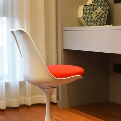 Chic Tulip Reception Chair: High-End Nordic Aesthetic, Perfect for Studios & Casual Meetings