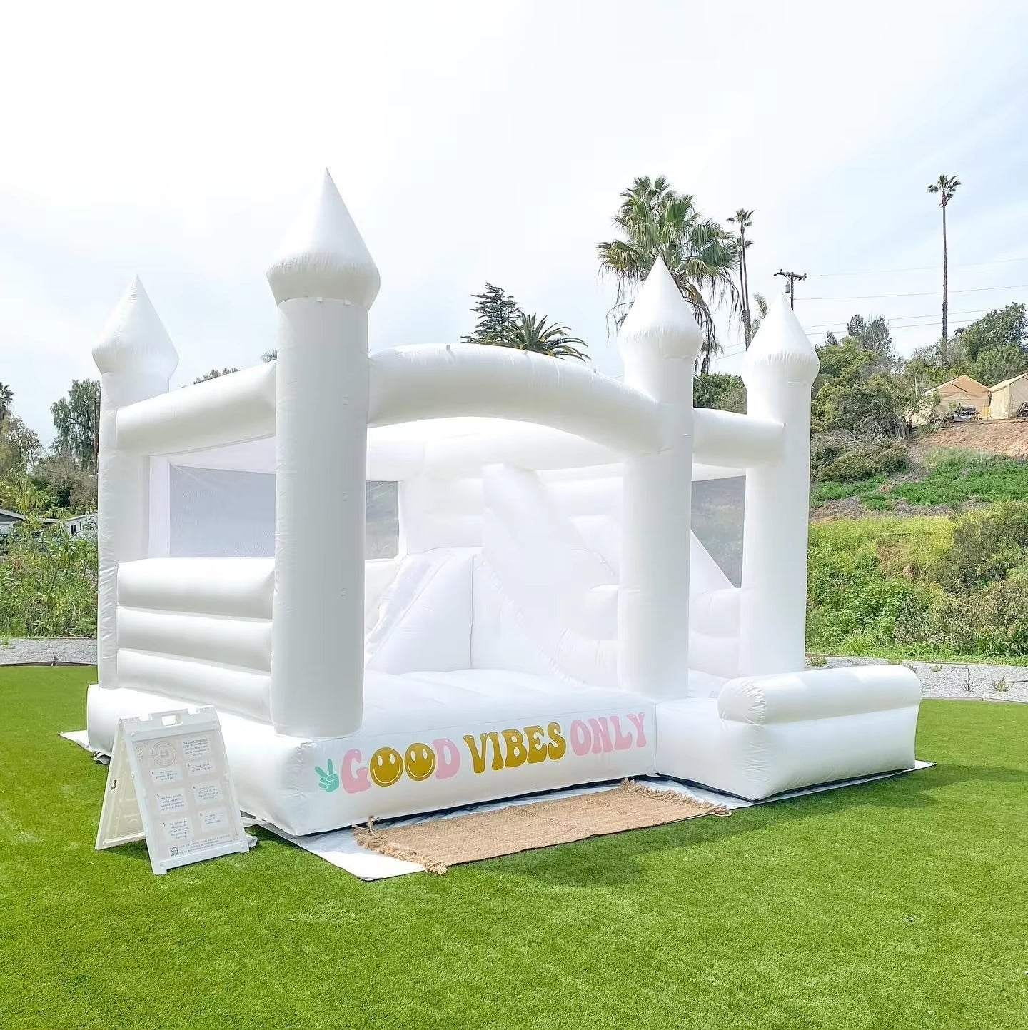 Inflatable White Wedding Bounce House with Blower PVC Bouncy Castle Jumping Bed Bounce House for Wedding, Birthday, Parties 15Ft