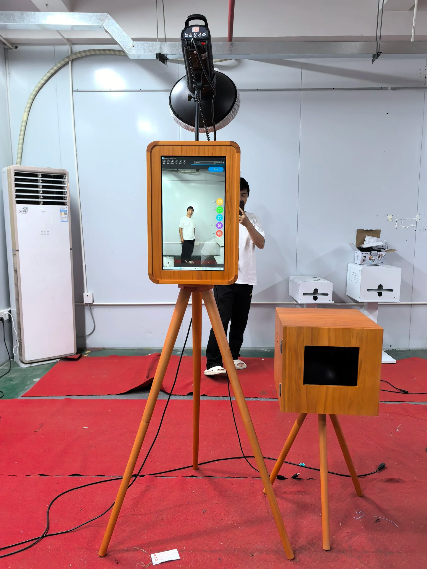 Retro Wood DSLR Photo Booth Double-Sided Use Ipad PC Computer for Parties and Events New