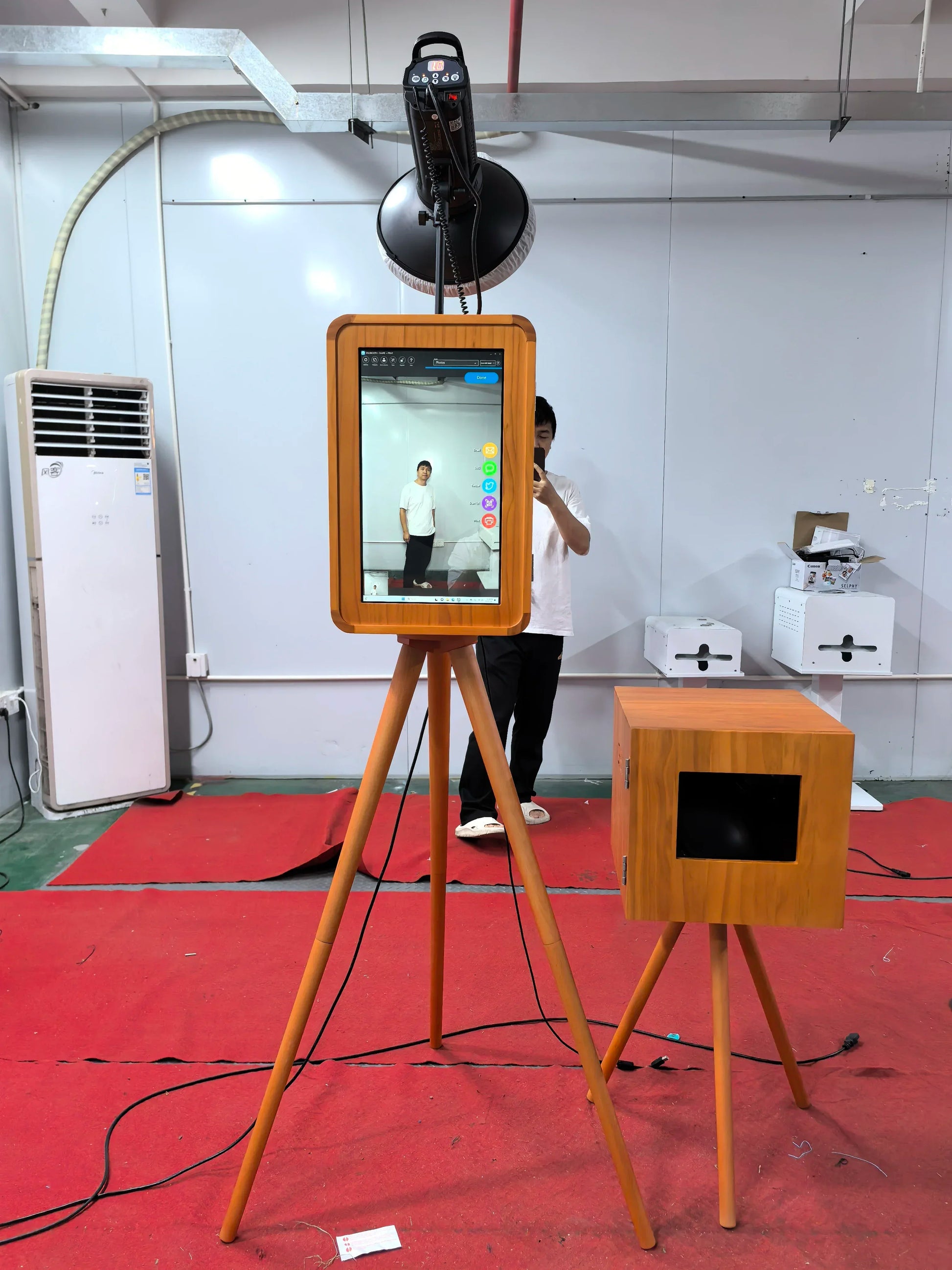 Retro Wood DSLR Photo Booth Double-Sided Use Ipad PC Computer for Parties and Events New
